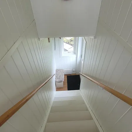 Апартаменти Charming Attic With A Private Entrance